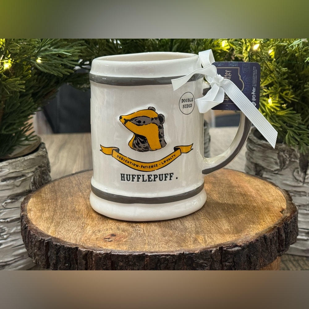 ✨ Brand NEW w/Tags Rae Dunn Harry Potter Wizarding World HUFFLEPUFF Mug ✨